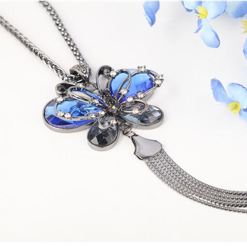 Min. order $10. Free shipping! Wholesale Cute Luxury Imitation Diomands Butterfly Necklace. Fashion Women Bowknot Jewelry